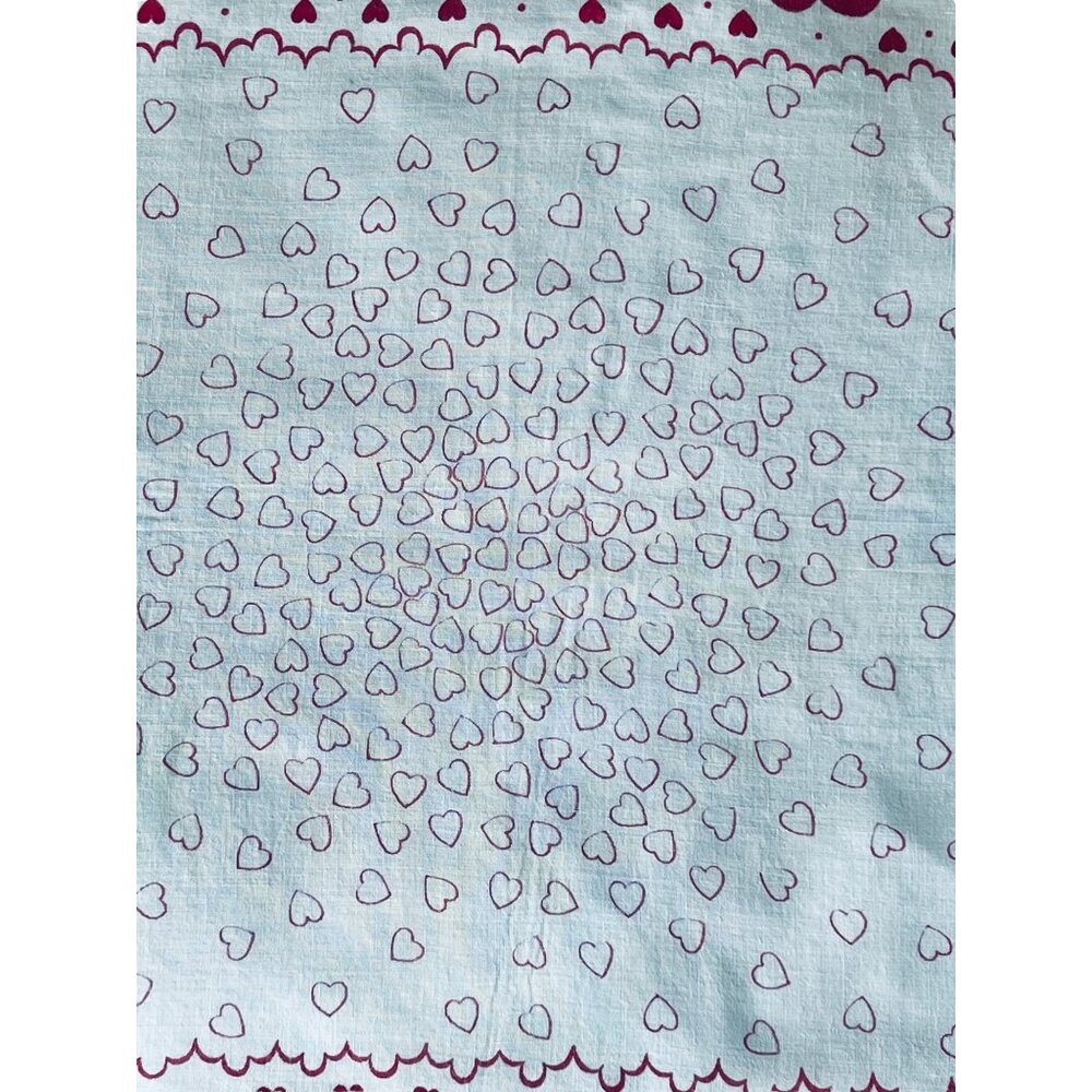 Vintage Red & White Heart Pattern Handkerchief With Scalloped Edges 13.5" x 13" - Picture 3 of 8
